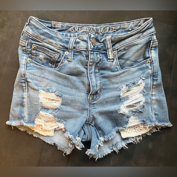 American Eagle Distressed Denim Shorts Size 2 - Picture 2 of 4
